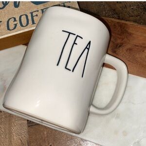Rae Dunn mug says‎ TEA ceramic